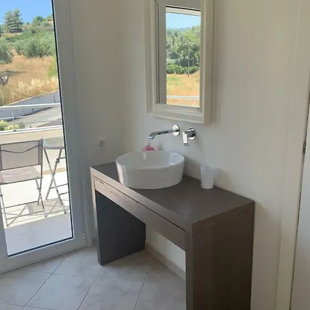 Vila With Pool Paliouri